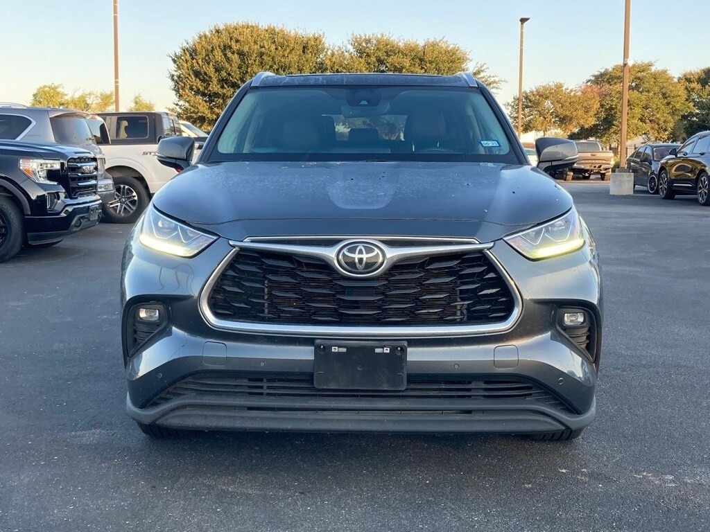 2020 Toyota Highlander Limited photo 2