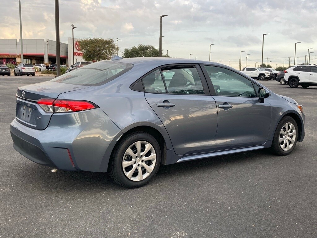 2024 Toyota Corolla LE photo 4
