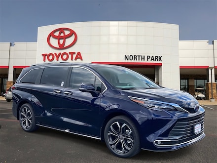 2025 Toyota Sienna Platinum 7 Passenger Van Passenger Van