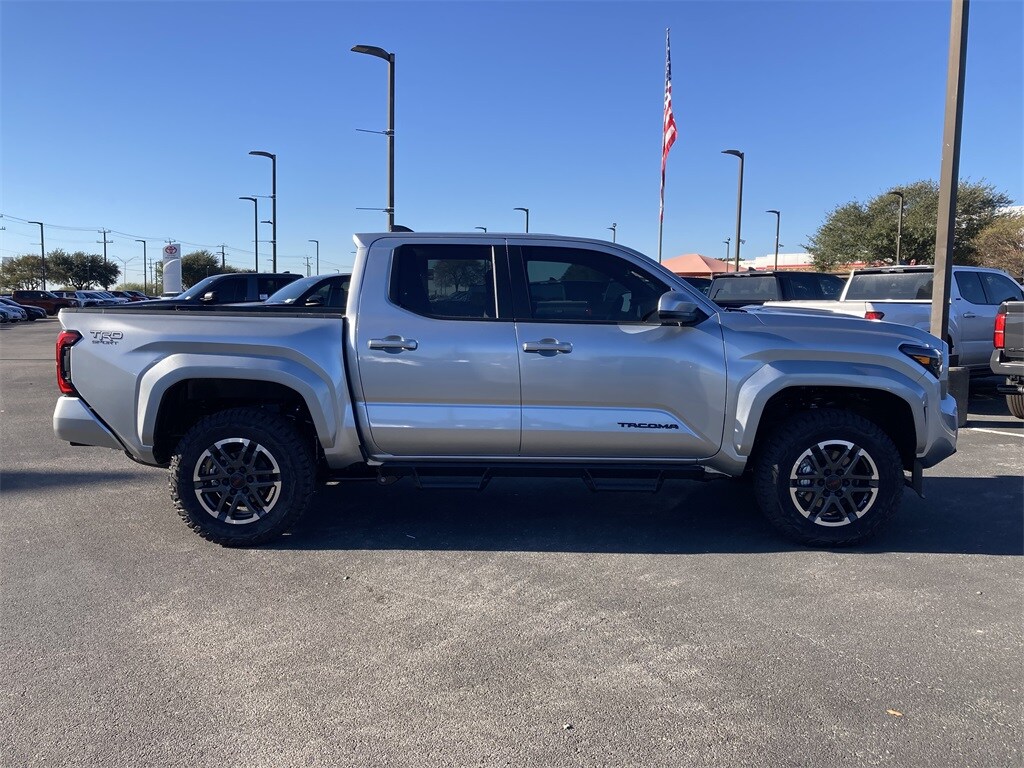 2025 Toyota Tacoma TRD Sport photo 4