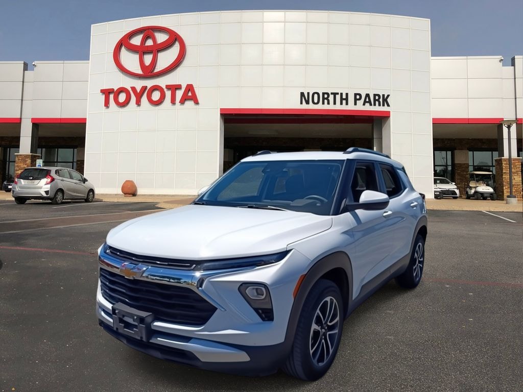 Used 2025 Chevrolet Trailblazer LT SUV
