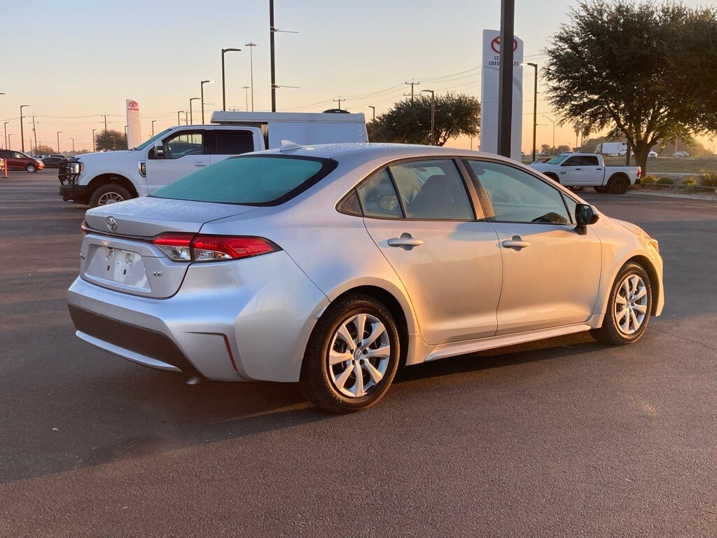 Used 2022 Toyota Corolla LE Sedan