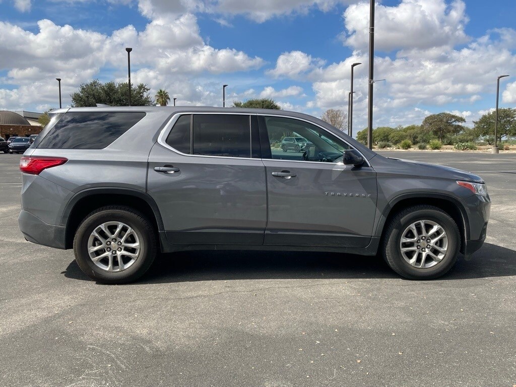 2019 Chevrolet Traverse LS photo 4