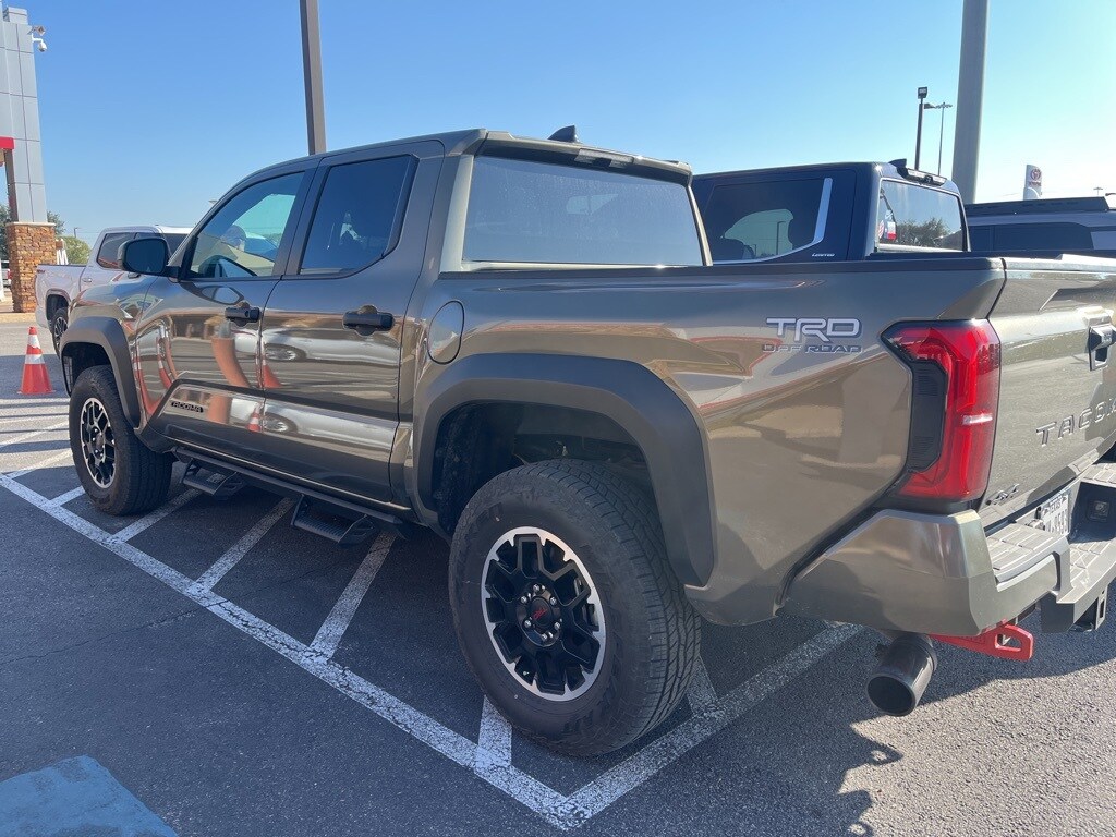 2025 Toyota Tacoma TRD photo 3