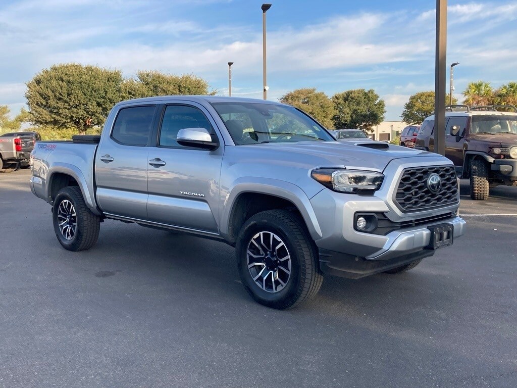 2022 Toyota Tacoma TRD Sport photo 3