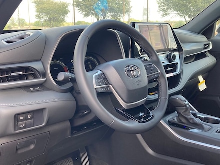2026 Toyota Highlander XSE SUV