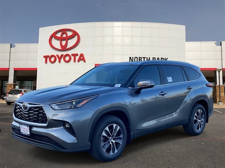 2025 Toyota Highlander XLE SUV