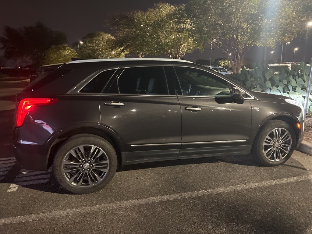 2017 Cadillac XT5 Premium Luxury photo 2