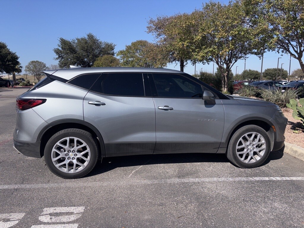 2023 Chevrolet Blazer 2LT photo 3