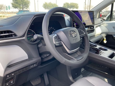 2026 Toyota Sienna XLE 8 Passenger Van Passenger Van