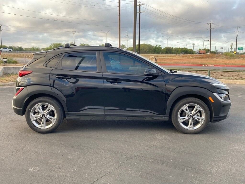 2023 Hyundai Kona SEL photo 2