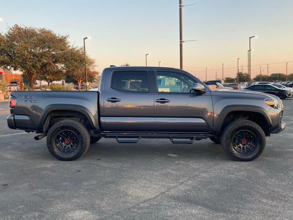 2023 Toyota Tacoma TRD Pro photo 3