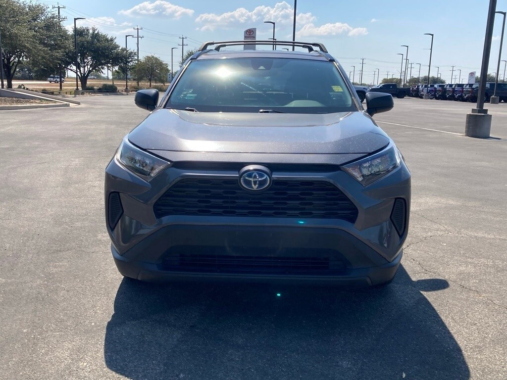 2021 Toyota RAV4 Hybrid LE photo 2