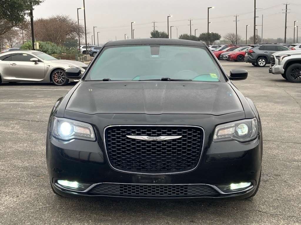 Used 2019 Chrysler