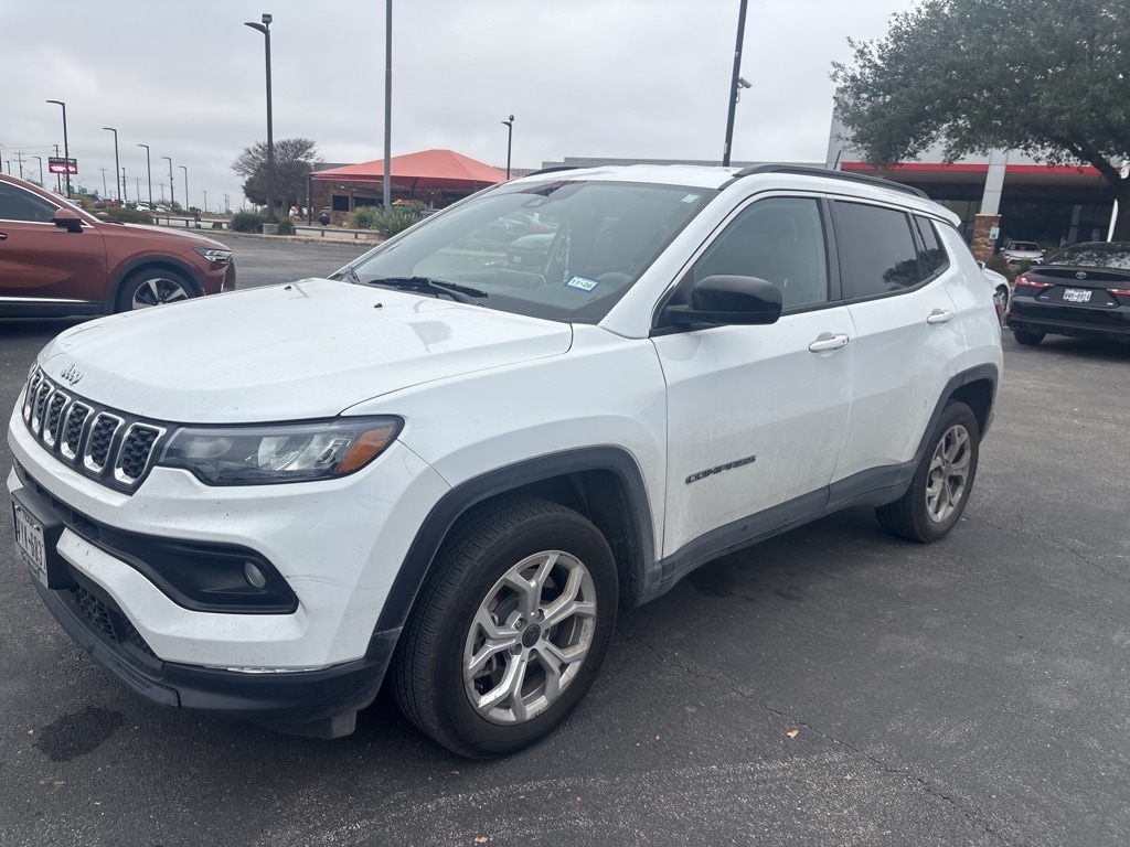 2025 Jeep Compass Latitude's photo