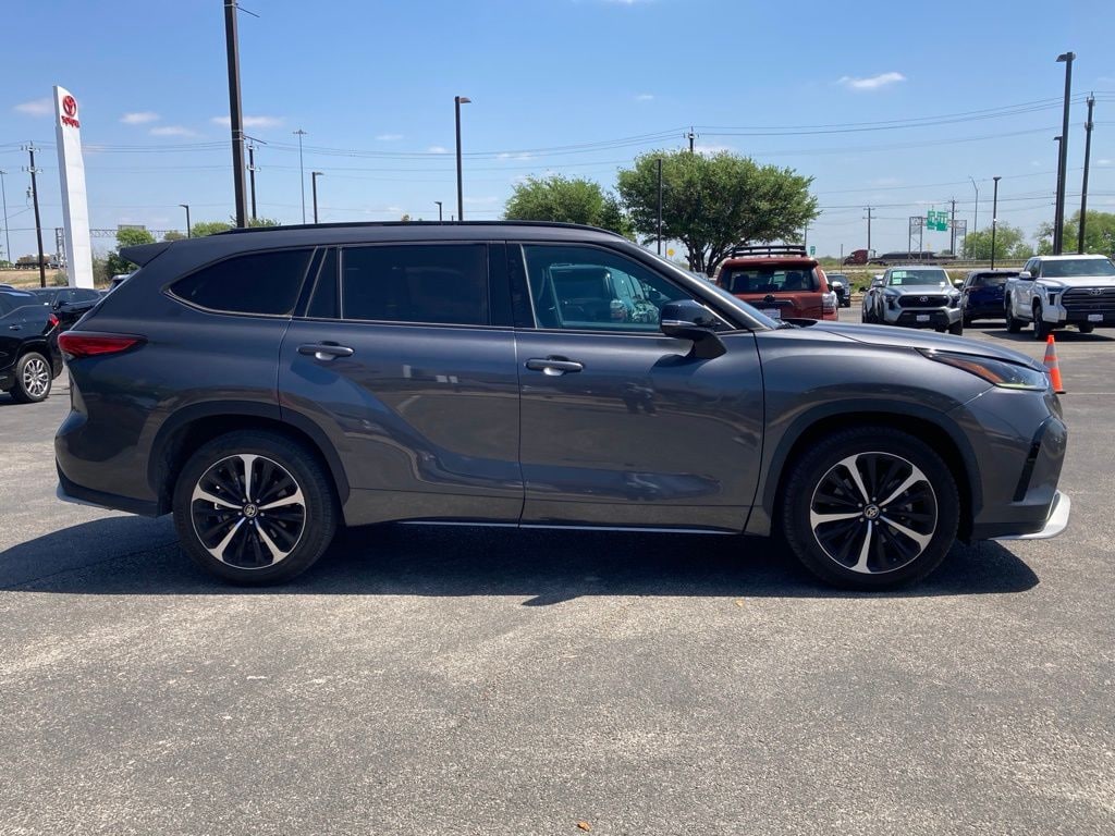 Used 2021 Toyota Highlander XSE SUV