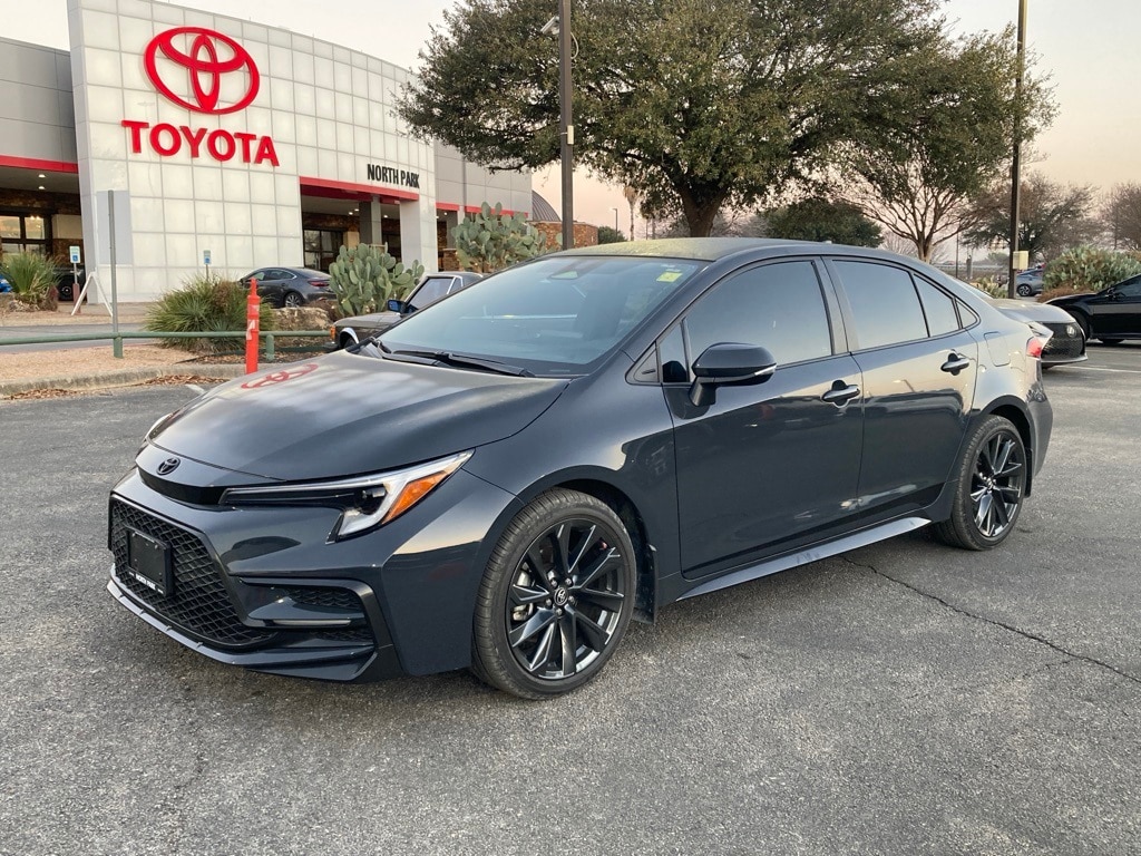 Used 2025 Toyota Corolla SE Sedan