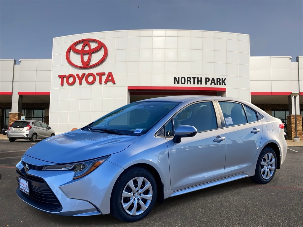 2026 Toyota Corolla LE's photo