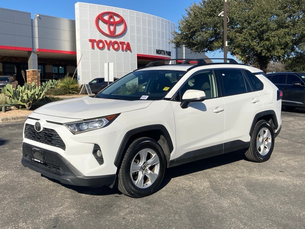 2019 Toyota RAV4 XLE's photo