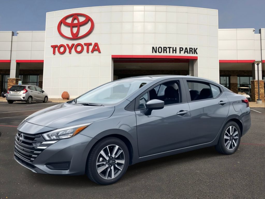2025 Nissan Versa 1.6 SV CVT's photo