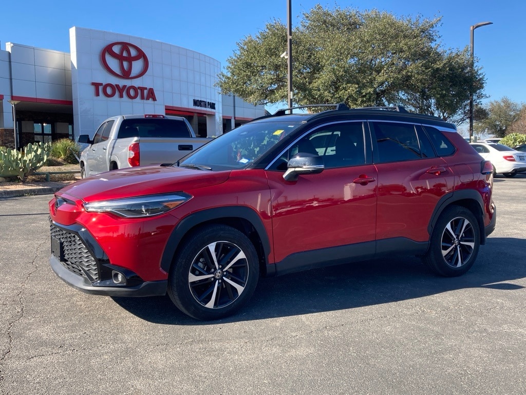 2025 Toyota Corolla Cross XSE's photo