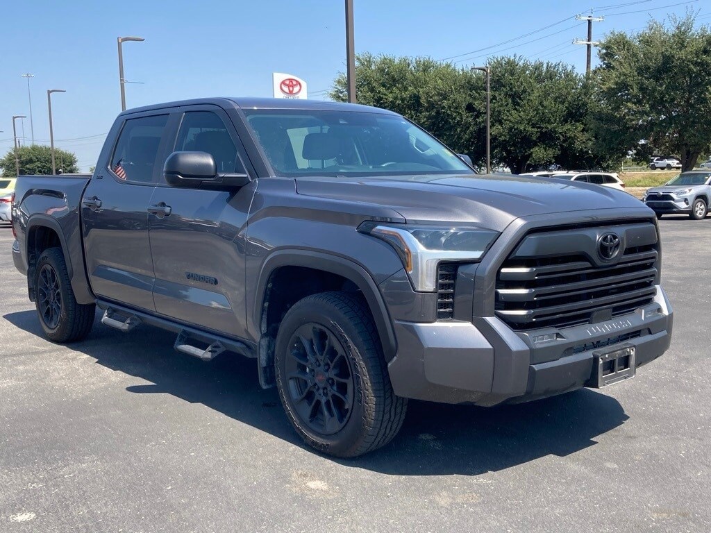 2024 Toyota Tundra SR5 photo 2