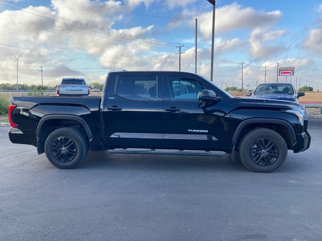 2024 Toyota Tundra SR5 photo 4