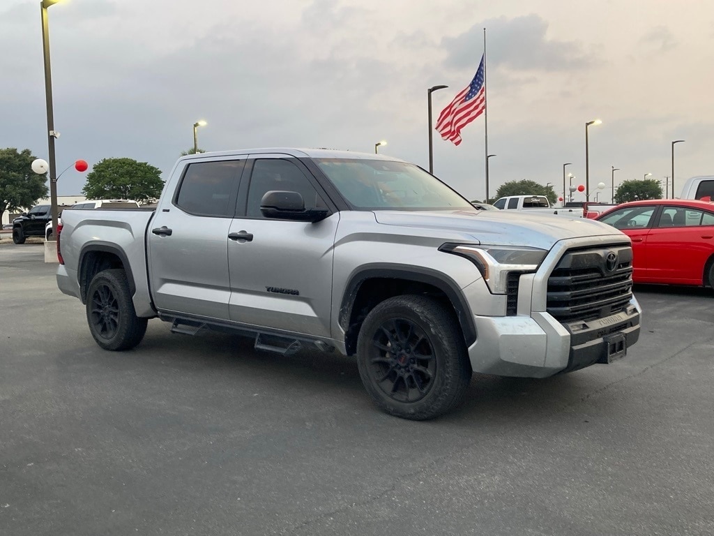 Used 2022 Toyota Tundra SR5 with VIN 5TFLA5AB2NX014309 for sale in San Antonio, TX