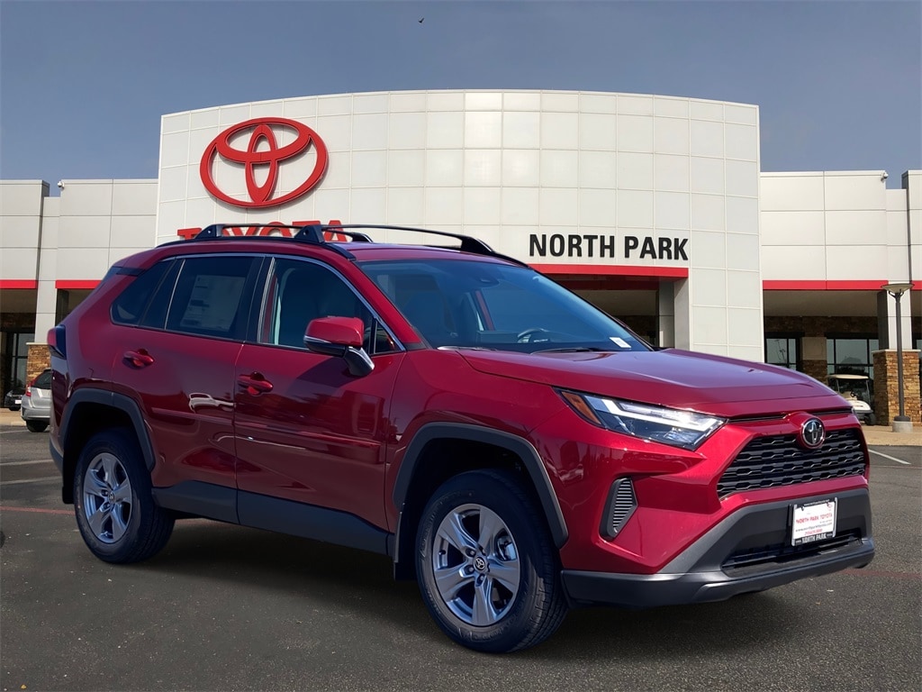 2025 Toyota RAV4 XLE's photo