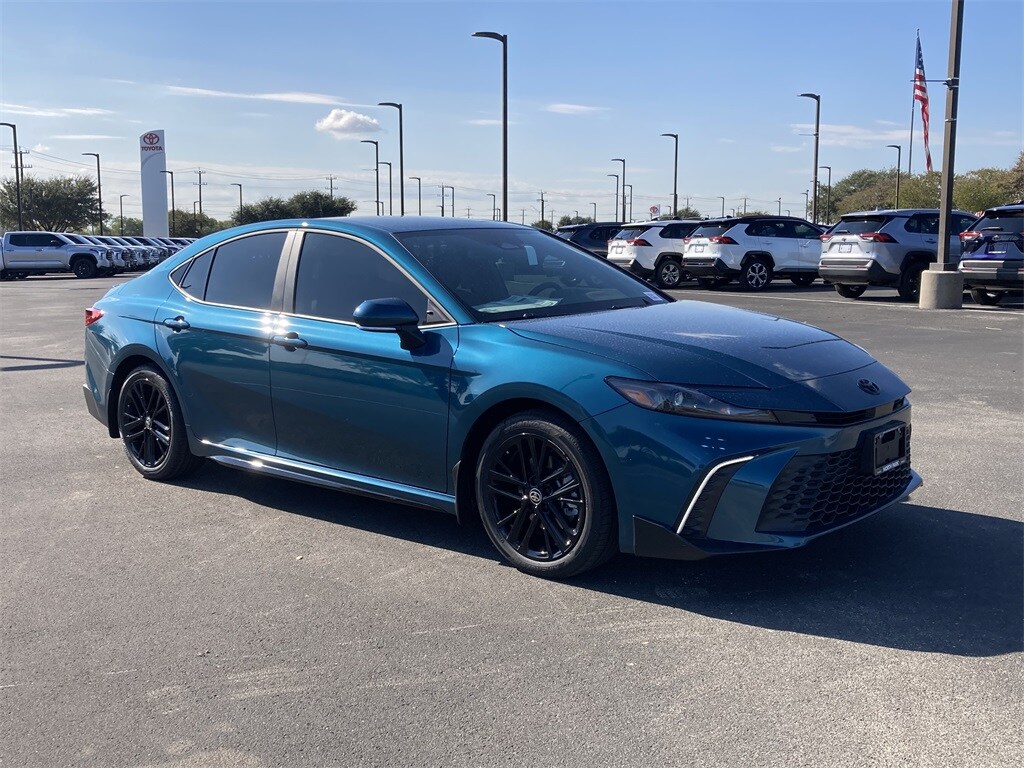 2026 Toyota Camry SE photo 2