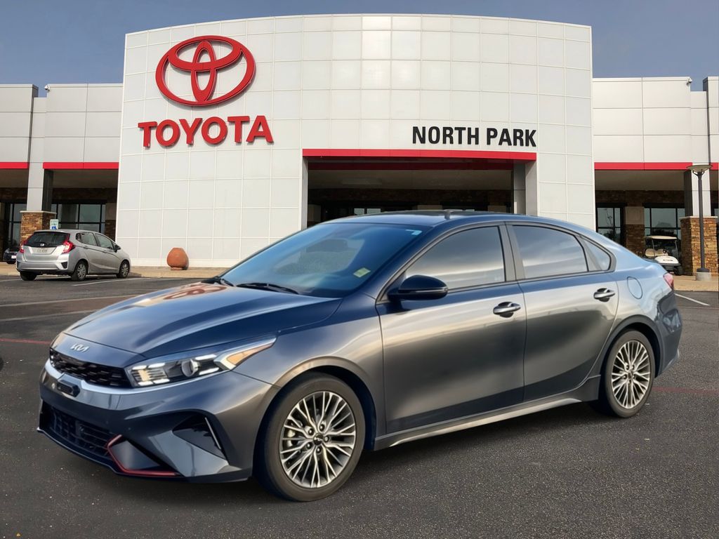 2022 Kia Forte GT-Line AT's photo