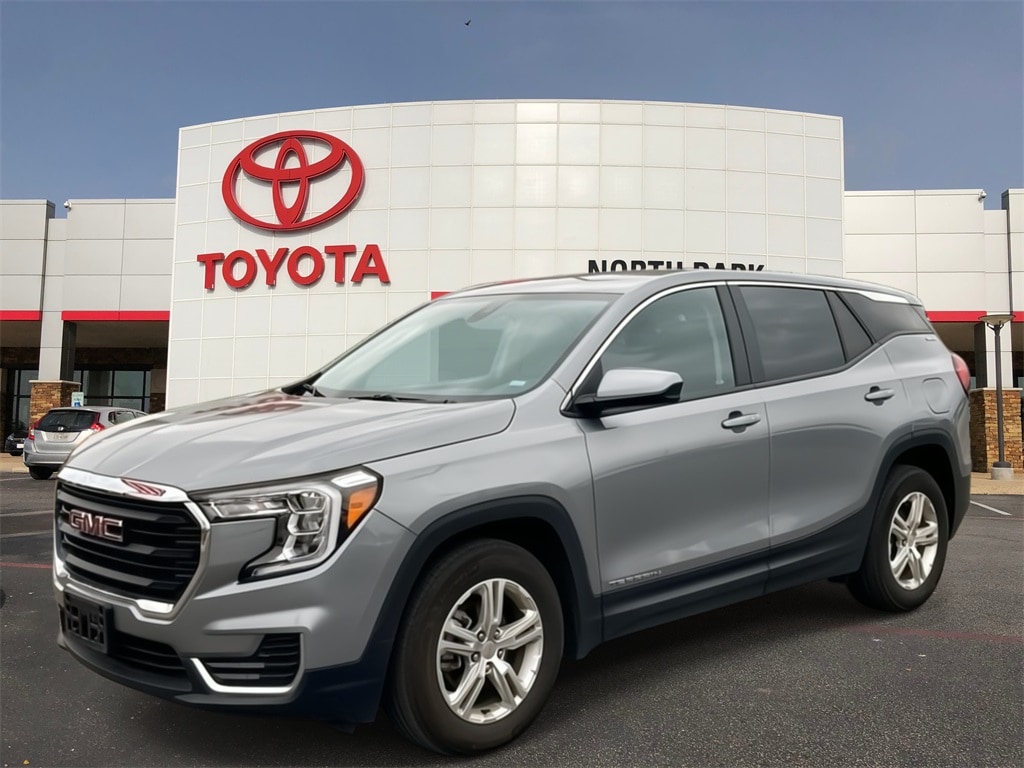 2024 GMC Terrain SLE's photo