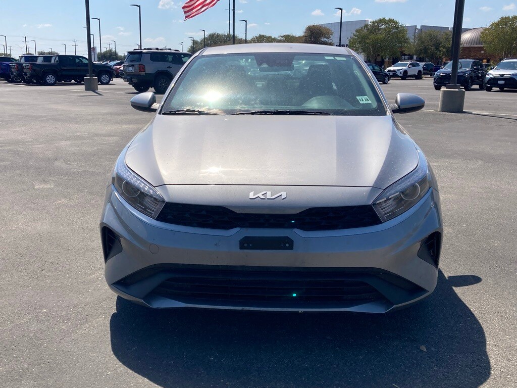 2024 Kia Forte LXS photo 2
