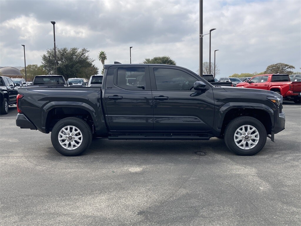 2025 Toyota Tacoma SR5 4x4 photo 4