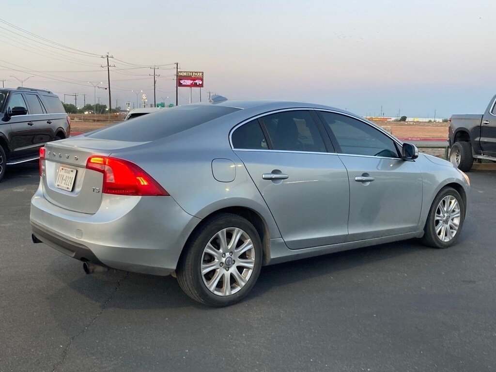 2013 Volvo S60 T5 photo 3