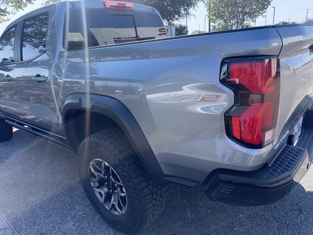 2024 Chevrolet Colorado ZR2 photo 2
