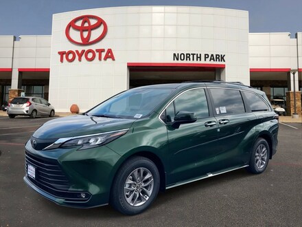2026 Toyota Sienna XLE 8 Passenger Van Passenger Van