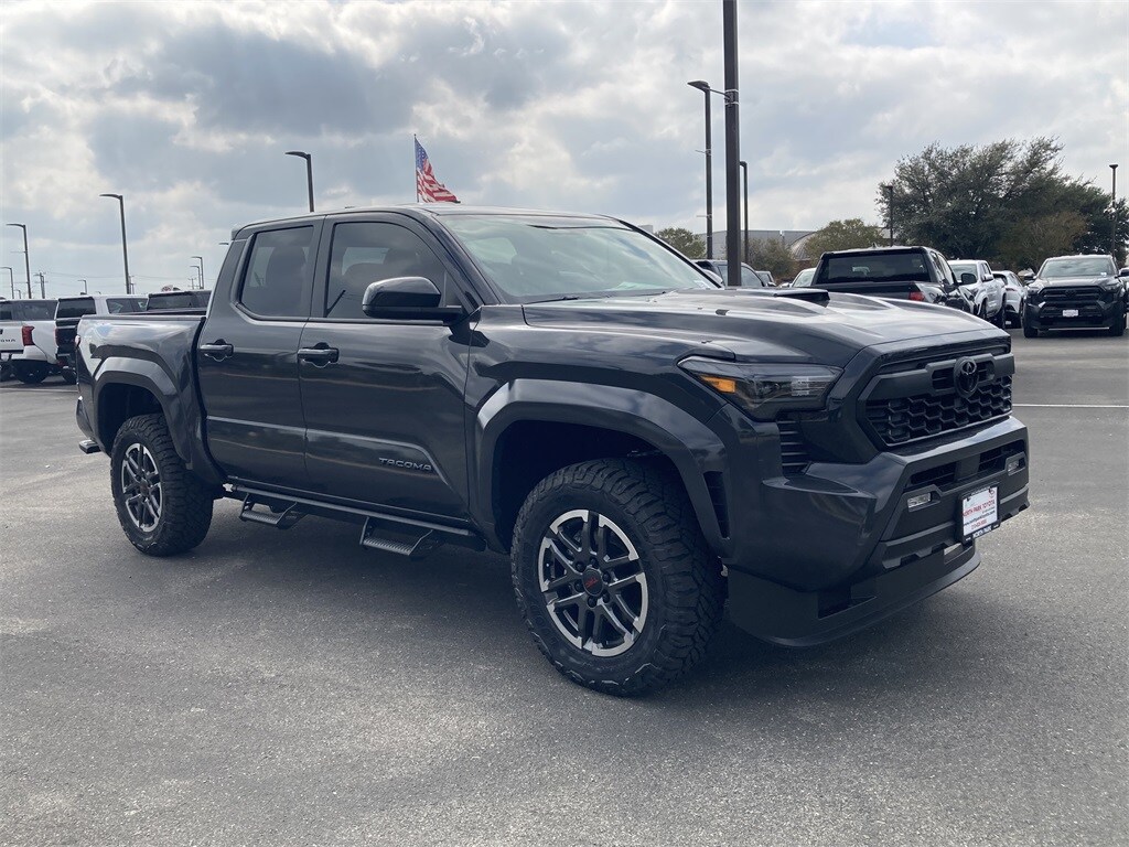 2025 Toyota Tacoma TRD Sport 4x4 photo 3