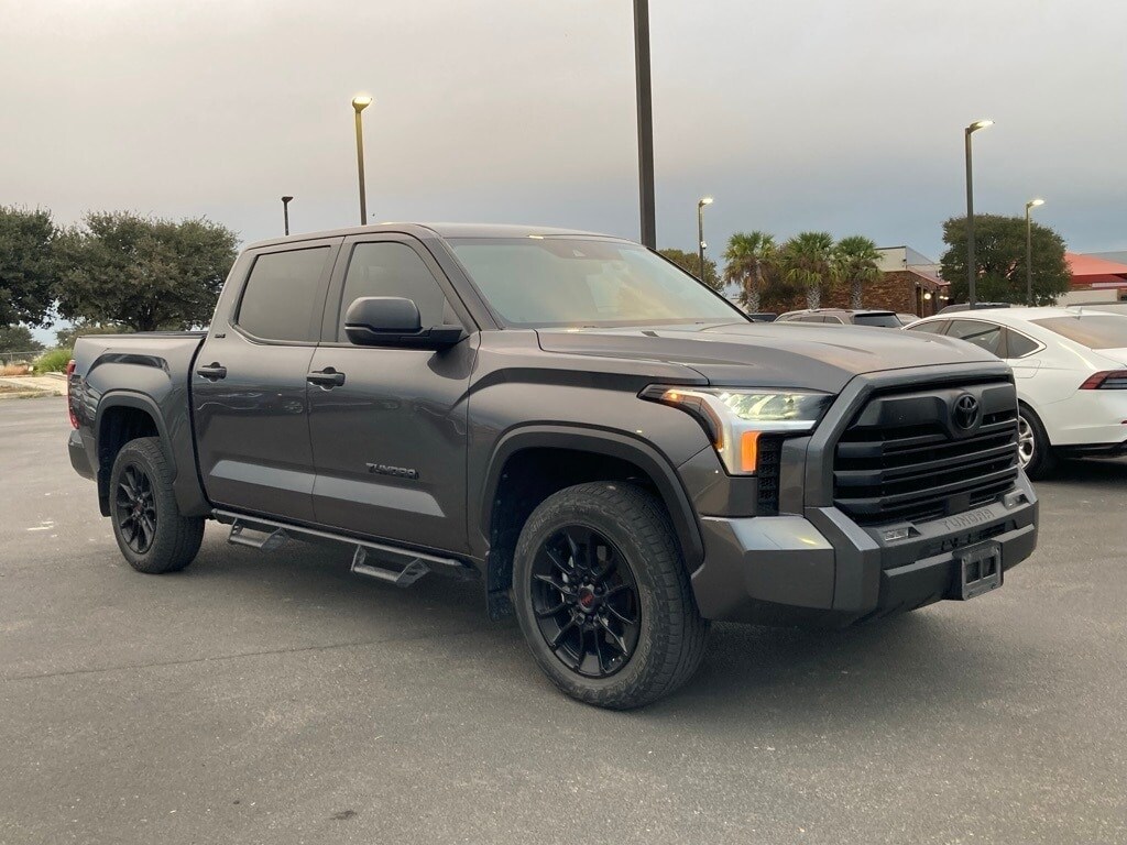 2024 Toyota Tundra SR5 photo 2
