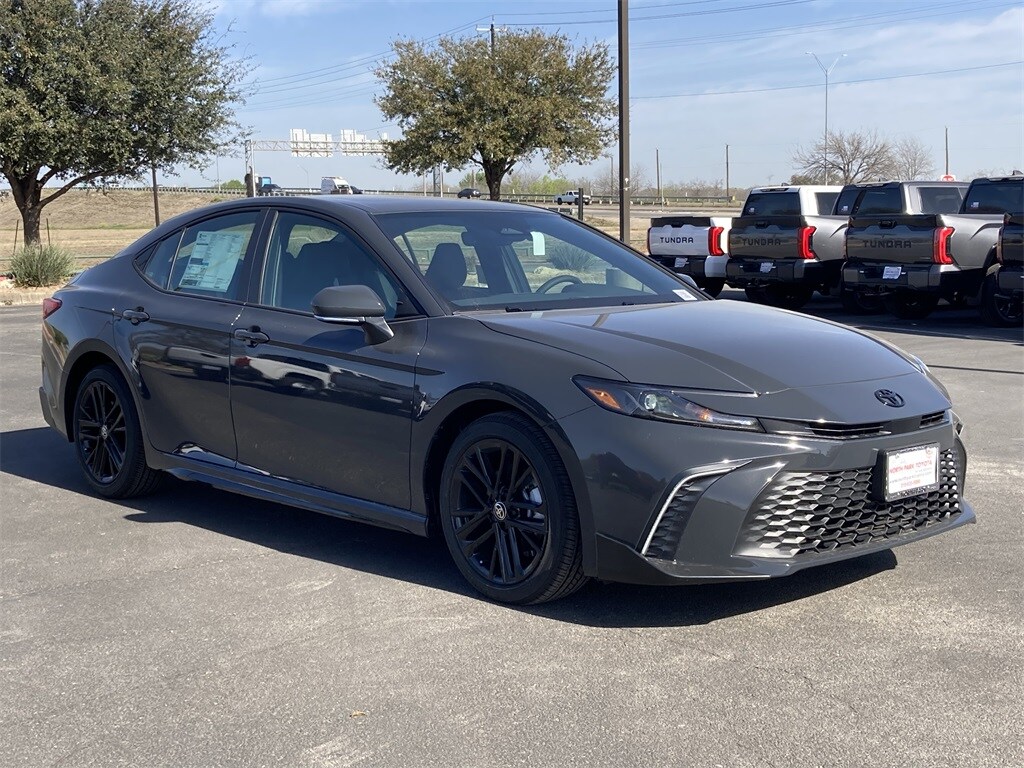 2026 Toyota Camry SE photo 3