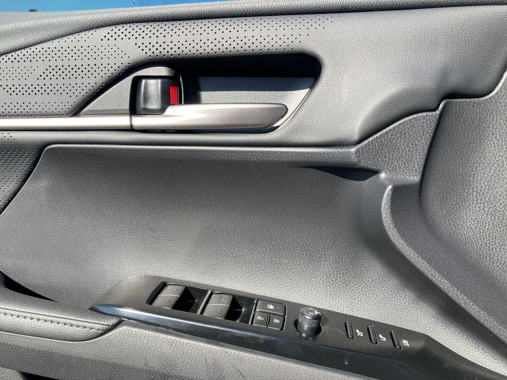 2026 Toyota Camry XSE - Photo 12