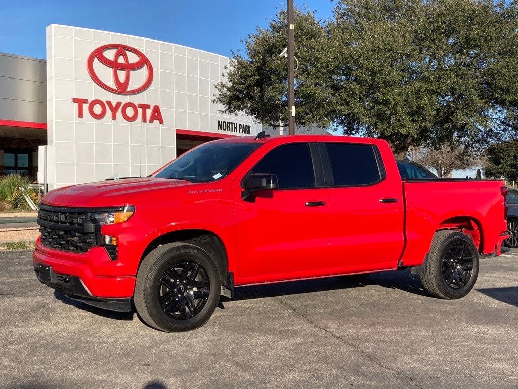 2025 Chevrolet Silverado Custom's photo
