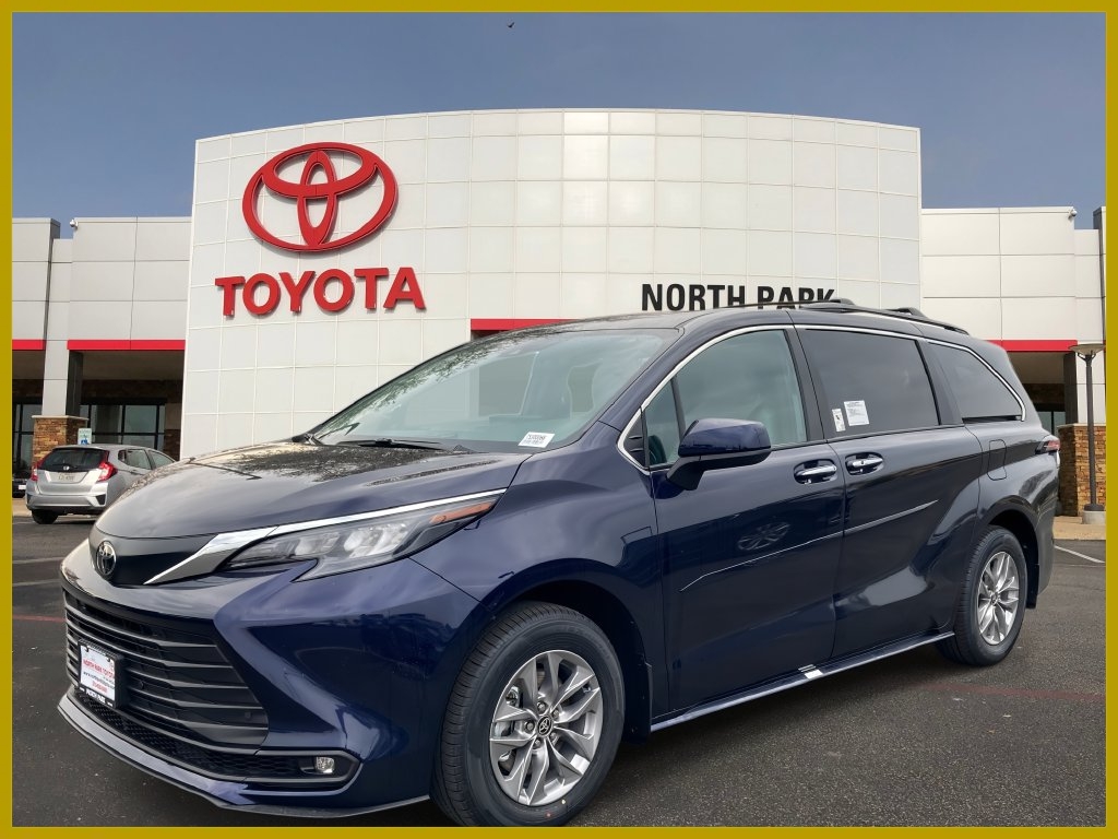2026 Toyota Sienna XLE