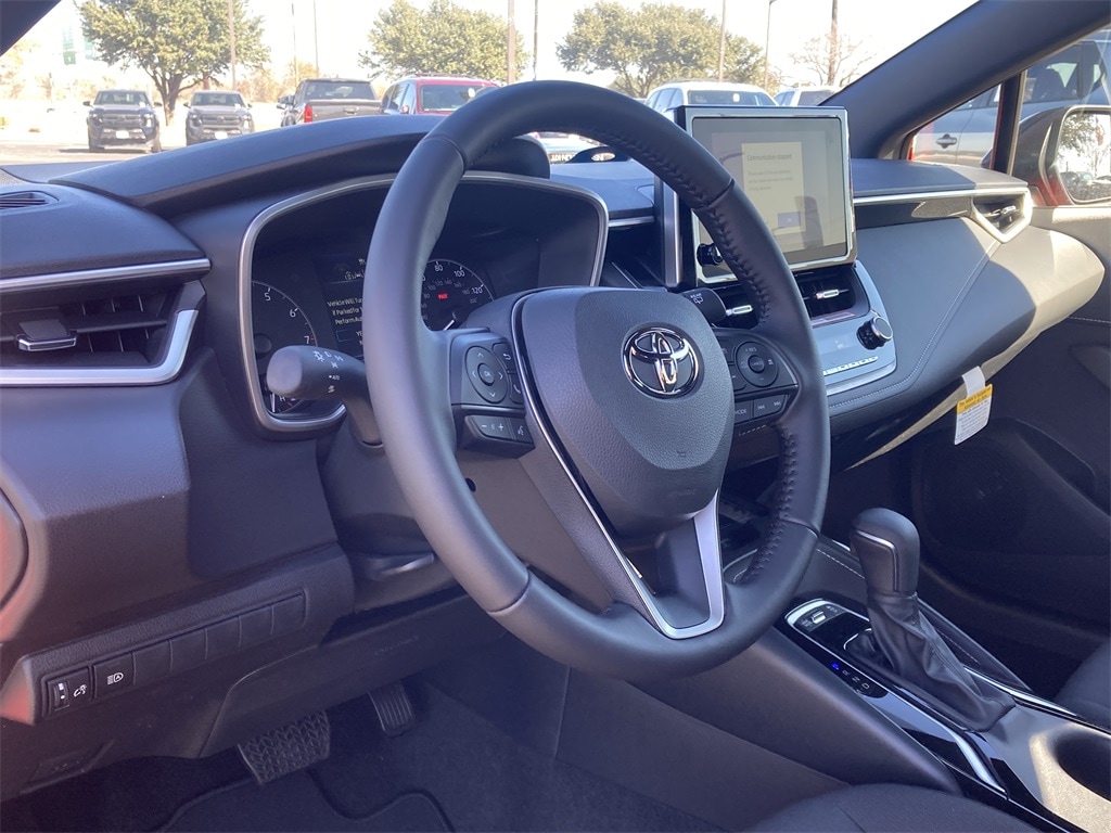 2026 Toyota Corolla Hatchback SE's photo