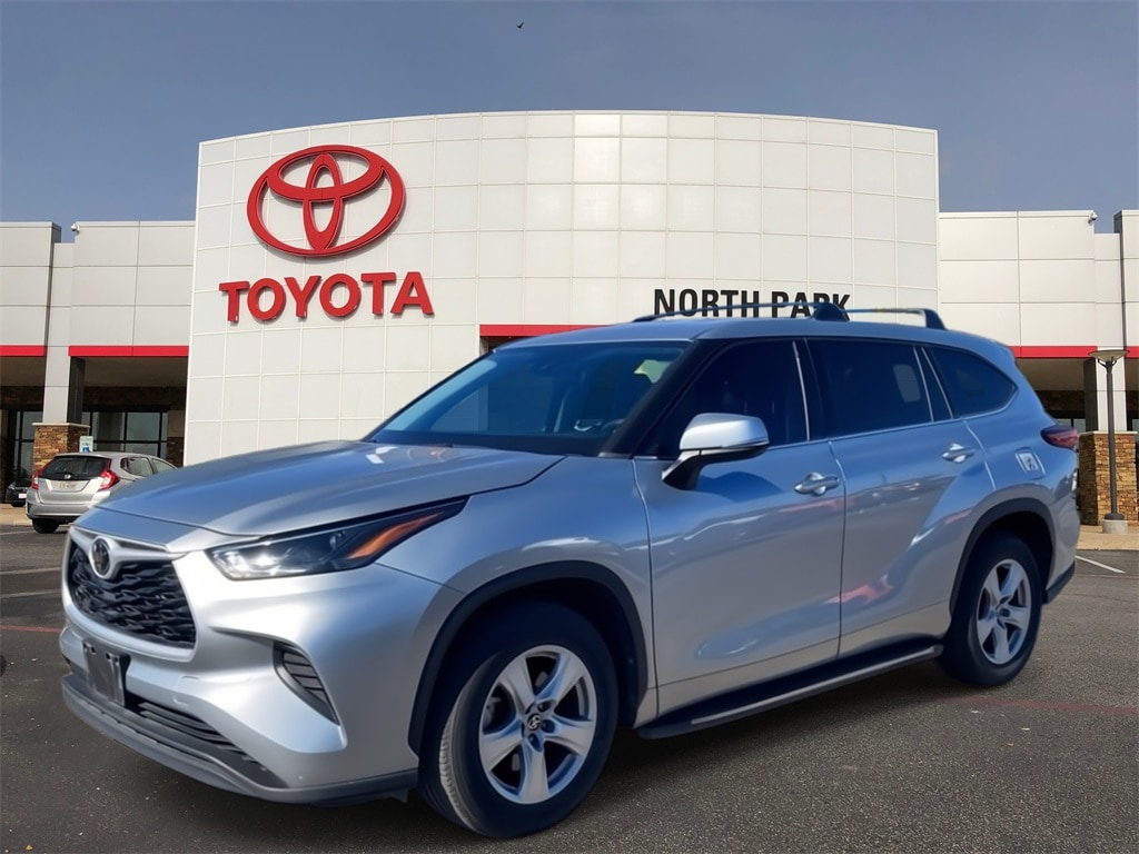 2022 Toyota Highlander L's photo