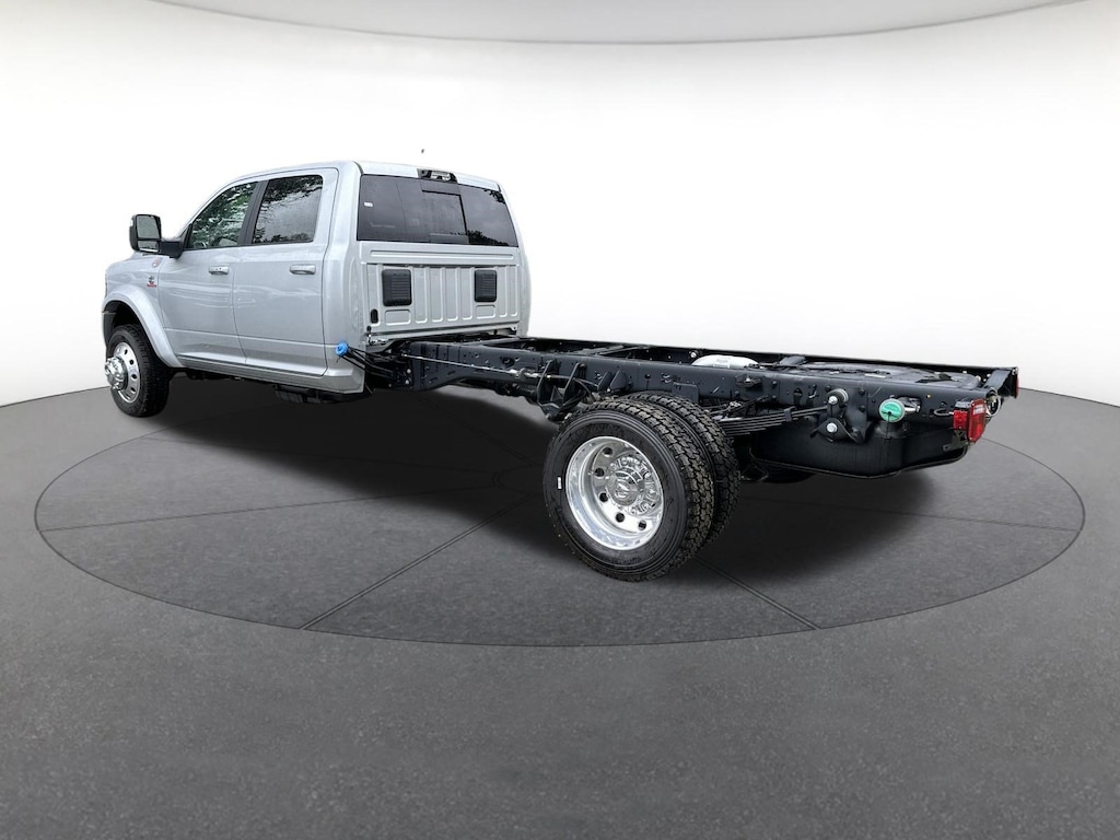 New 2026 Ram 5500 Chassis Cab BIG HORN CREW 4X4 84' CA Crew Cab