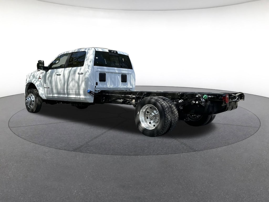 New 2026 Ram 5500 Chassis Cab BIG HORN CREW 4X4 84' CA Crew Cab