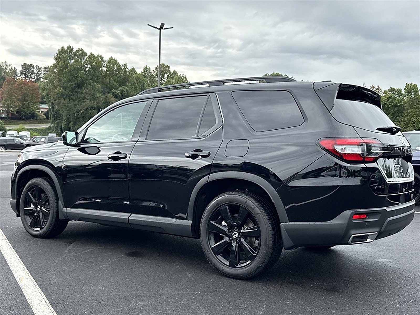 2025 Honda Pilot Black Edition photo 3