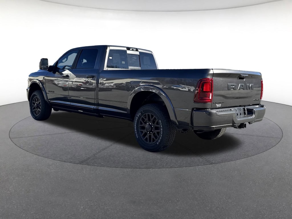 New 2026 Ram 3500 LIMITED CREW CAB 4X4 8' BOX Crew Cab