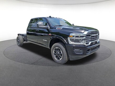 2025 Ram 3500 Chassis Cab BIG HORN CREW   4X4 60' CA Crew Cab